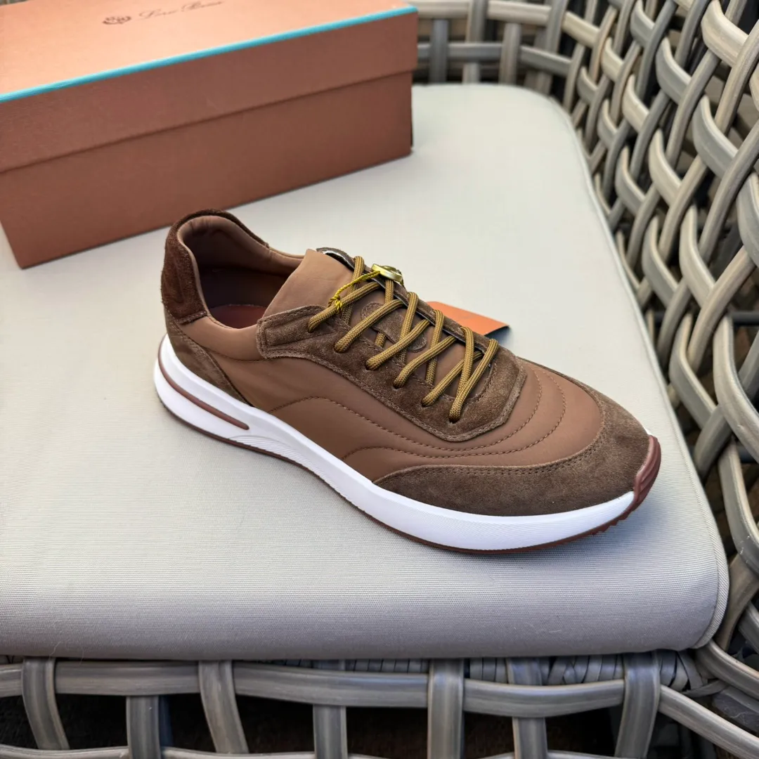 Factory price: 460💰Loro men's shoes💰iana WeekendWalk men's waterproof sports shoes! Waterproof canvas warm men's shoes, the lightest L men's shoes in history 💰jogging shoes, the upper is made of Wind microfiber with StormSystem® waterproof and windproof treatment and goatskin, which is waterproof and warm. There will be a little wrinkle on the upper, which is normal because the waterproof fabric is very soft and the exquisite carving is very challenging. Craftsmanship and lathe workmanship, the lining is made of cloth for a warmer and more comfortable fit, and the Kummel-colored rubber outsole is made of lightweight material: this structure ensures proper weight distribution during walking, improves shock absorption and rebound, enhances grip and stability, and the eyelets and upper back of the shoe are embellished with light and very comfortable shoes! Packed in the original box at the counter, multiple colors available! Size: 39-40-41-42-43-44 45 standard leather shoe size